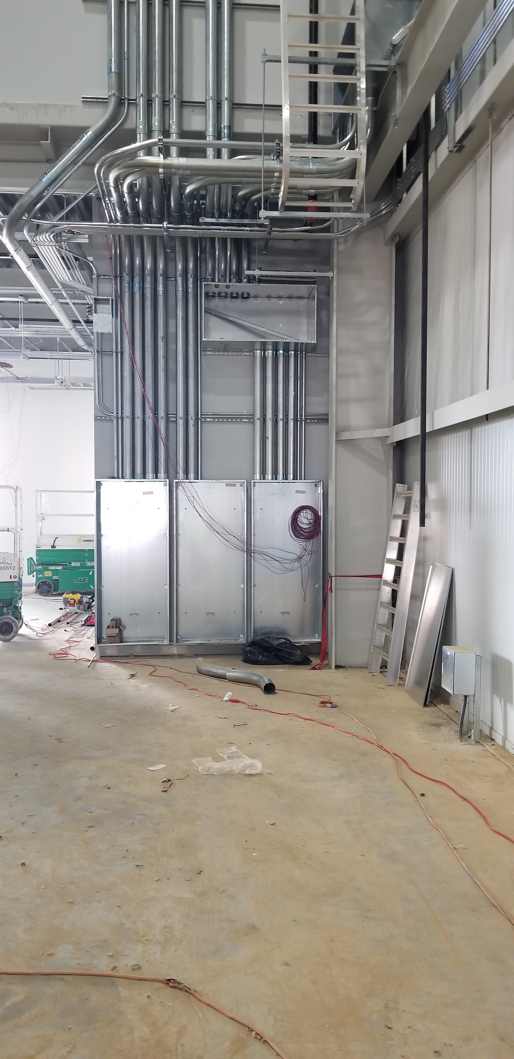 Main Distribution — field photo 11